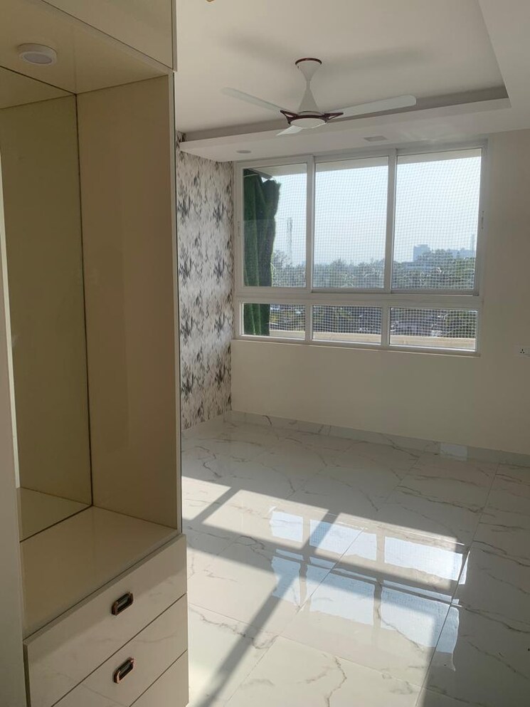 Room, mantri-lithos 3 Bedroom 1920 Sq.Ft. Apartment In Thanisandra Bangalore 8002373