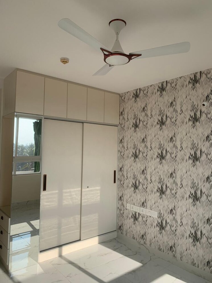 Room, mantri-lithos 3 Bedroom 1920 Sq.Ft. Apartment In Thanisandra Bangalore 8002373