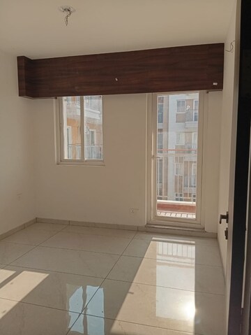 Room in 3 BHK Apartment at Rishita Manhattan, Gomti Nagar – for Rent