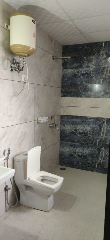 Bathroom in 1 BHK Builder Floor at Sector 45 – for Rent