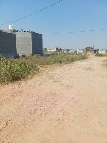  Plot For Sale in Bhopani Village