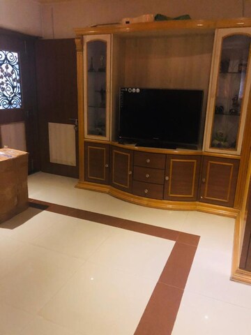 Furnished Amenities in 2 BHK Apartment at Andheri CHS, Andheri West – for Rent