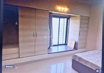 Room in 3 BHK Apartment at Malad CHS, Malad East – for Rent
