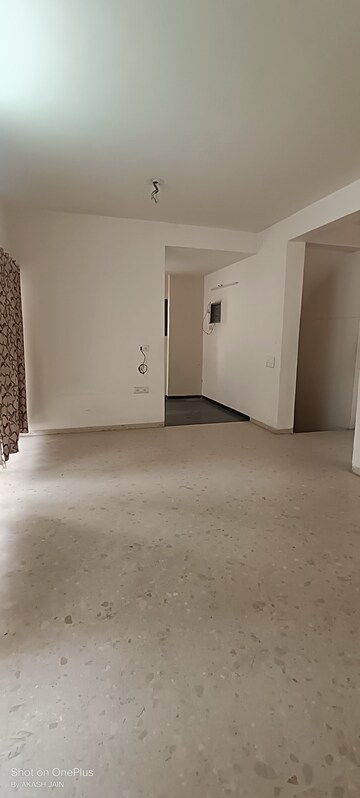 Room in 4 BHK Independent House at Shantipura – for Sale