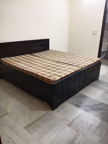 Bedroom in 2 BHK Builder Floor at Sector 45 – for Rent