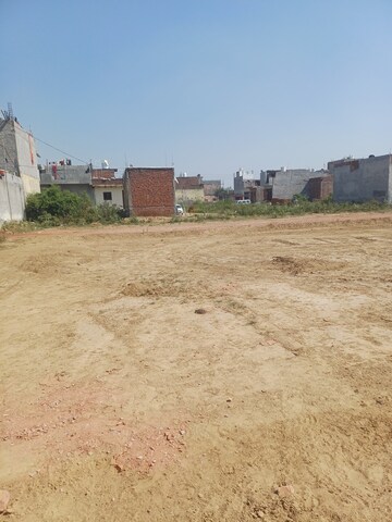  Plot For Sale in Bhopani Village