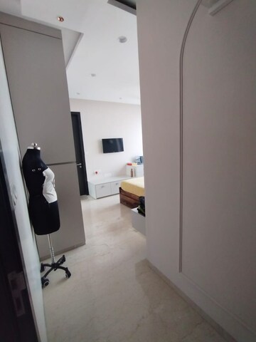 Room in 3 BHK Apartment at Oberoi Eternia, Mulund West – for Sale