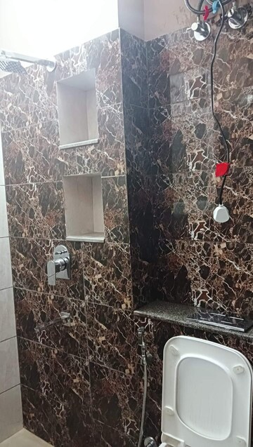 Bathroom in 1 RK Builder Floor at Sector 40 – for Rent