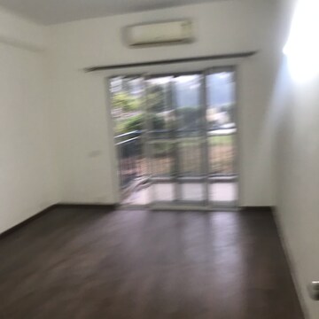 Room in 3 BHK Apartment at Spaze Privy, Sector 72 – for Rent