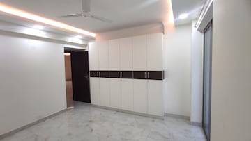 Master Bedroom in 3.5 BHK Apartment at Parsvnath Exotica, Sector 53 – for Rent