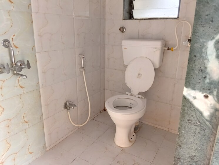 Bathroom, siddharth-palace 2 Bedroom 601 Sq.Ft. Apartment In Malad West Mumbai 8002714