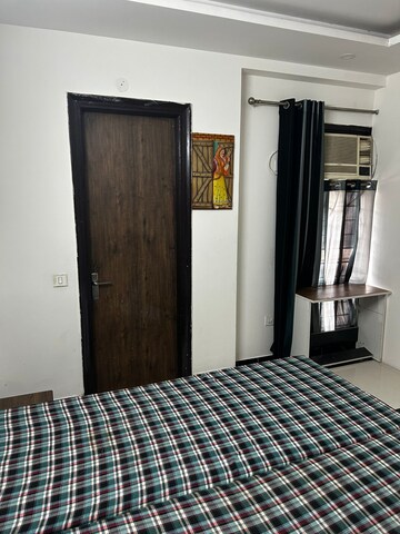 Bedroom in Studio Builder Floor at Sector 45 – for Rent