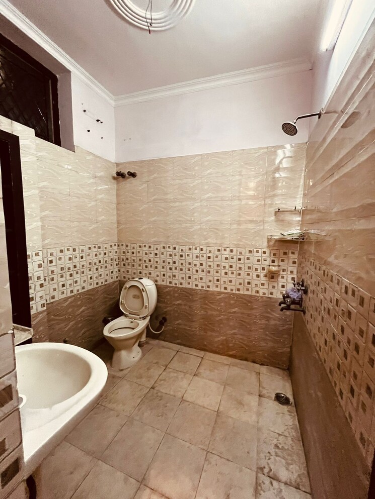 Bathroom, sector 50 2 Bedroom 162 Sq.Mt. Villa In Sector 50 Noida 8002760