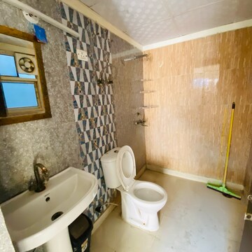 Bathroom in 2.5 BHK Apartment at Aims Golf Avenue II, Sector 75 – for Rent