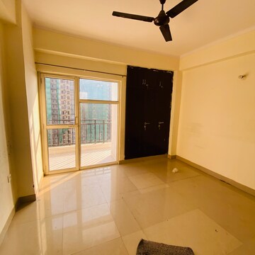 2.5 BHK Apartment For Rent in Aims Golf Avenue II, Sector 75