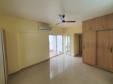Room in 3 BHK Apartment at Raj Heramb Regalia Residency, Bavdhan – for Rent