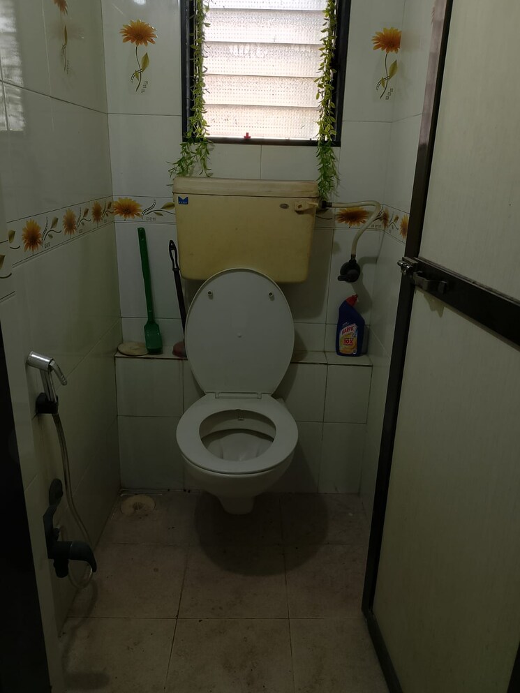 Bathroom, haridwar-chs-malad 1 Bedroom 400 Sq.Ft. Apartment In Malad West Mumbai 8002795