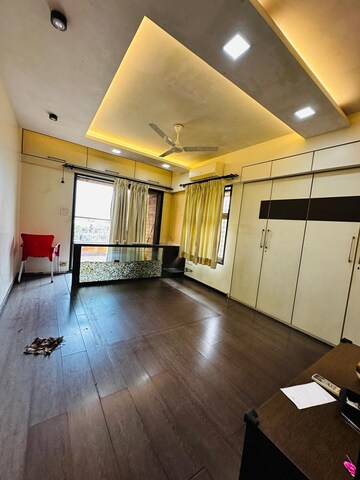 Master Bedroom in 3 BHK Apartment at Neelkanth Heights Shivai Nagar, Shivai Nagar – for Rent