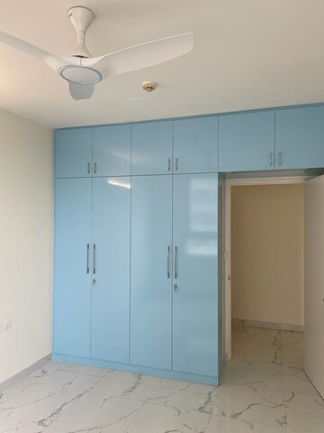 Room in 2 BHK Apartment at Mantri Lithos, Thanisandra – for Rent