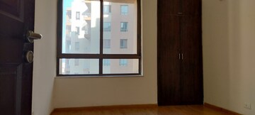 Room in 3.5 BHK Apartment at Ardee City Palm Grove Heights, Sector 52 – for Rent