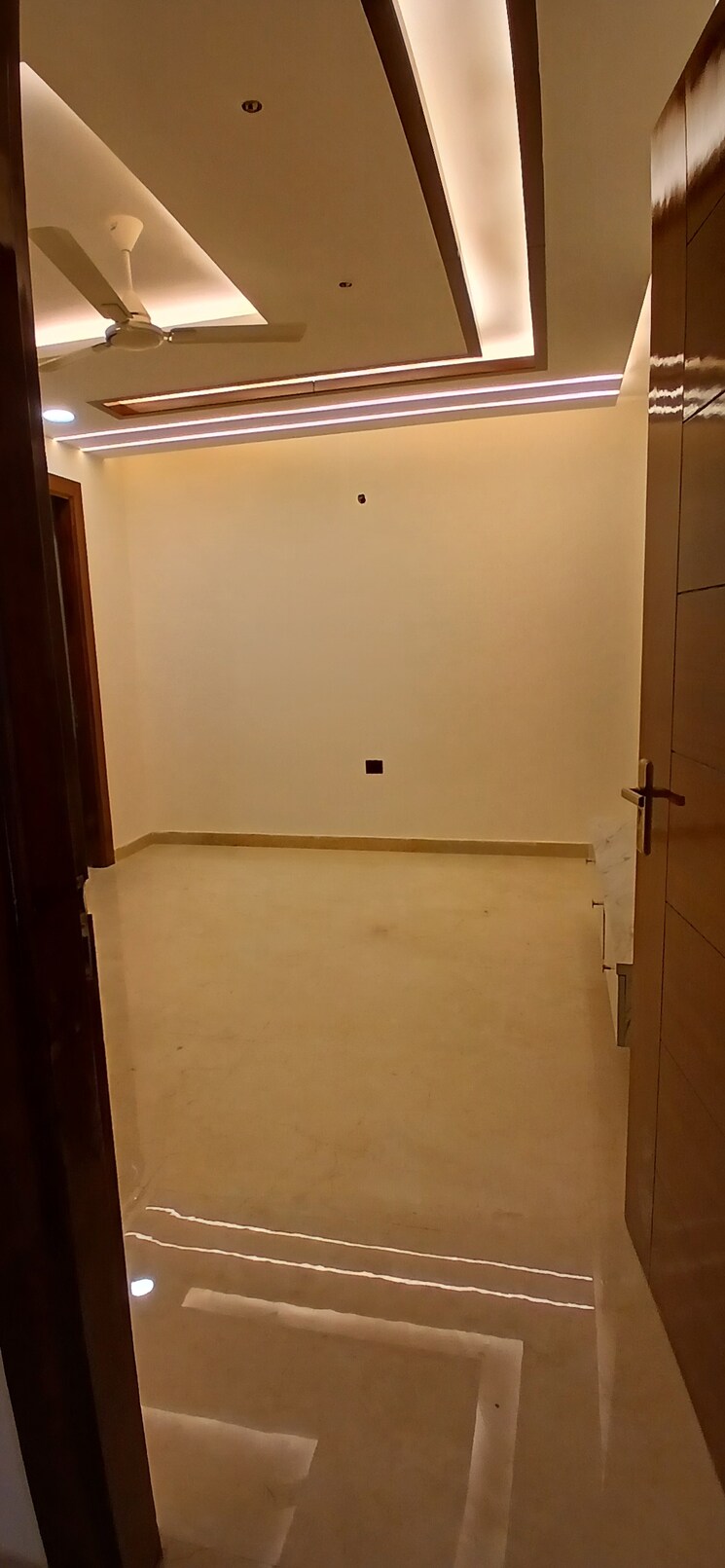 Room, sector 85 4 Bedroom 350 Sq.Yd. Builder Floor In Sector 85 Faridabad 8002960