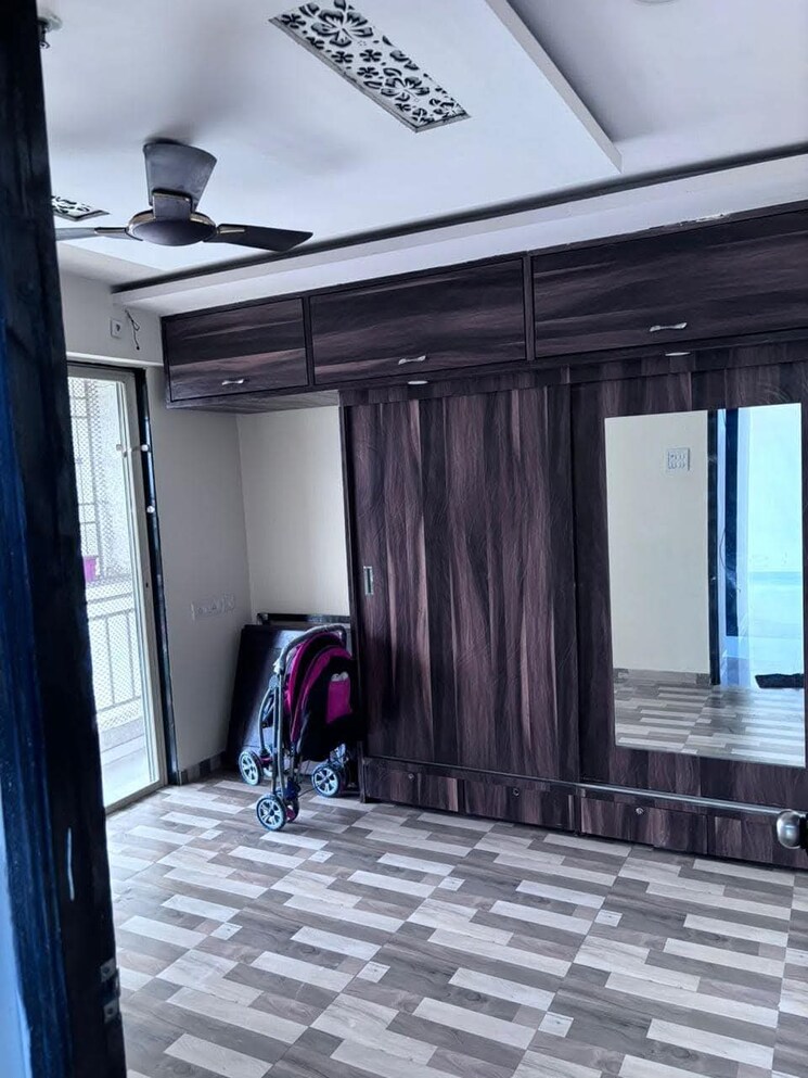  Parking, royce-paradise 1 Bedroom 630 Sq.Ft. Apartment In Kalyan West Thane 8002941