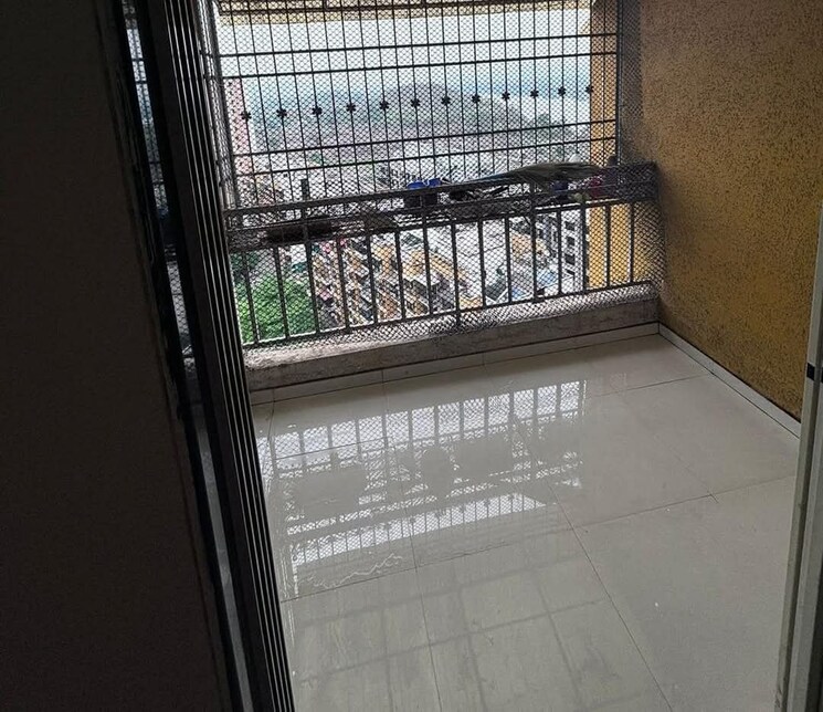 Balcony, royce-paradise 1 Bedroom 630 Sq.Ft. Apartment In Kalyan West Thane 8002941