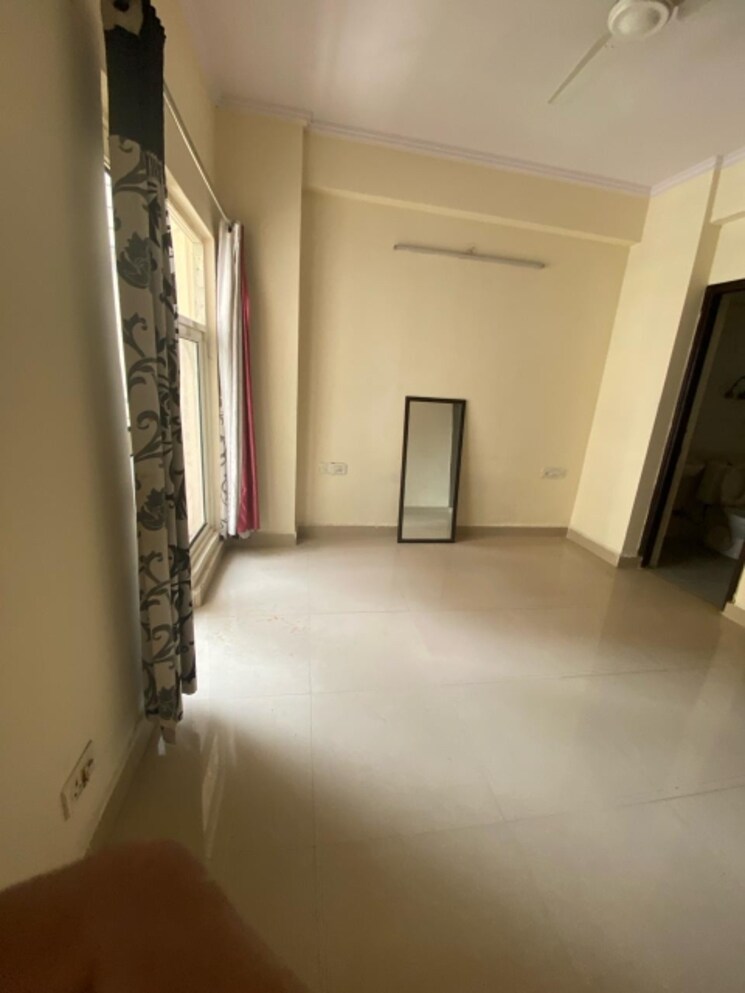 Room, gardenia-golf-city 3 Bedroom 1550 Sq.Ft. Apartment In Sector 75 Noida 8002938