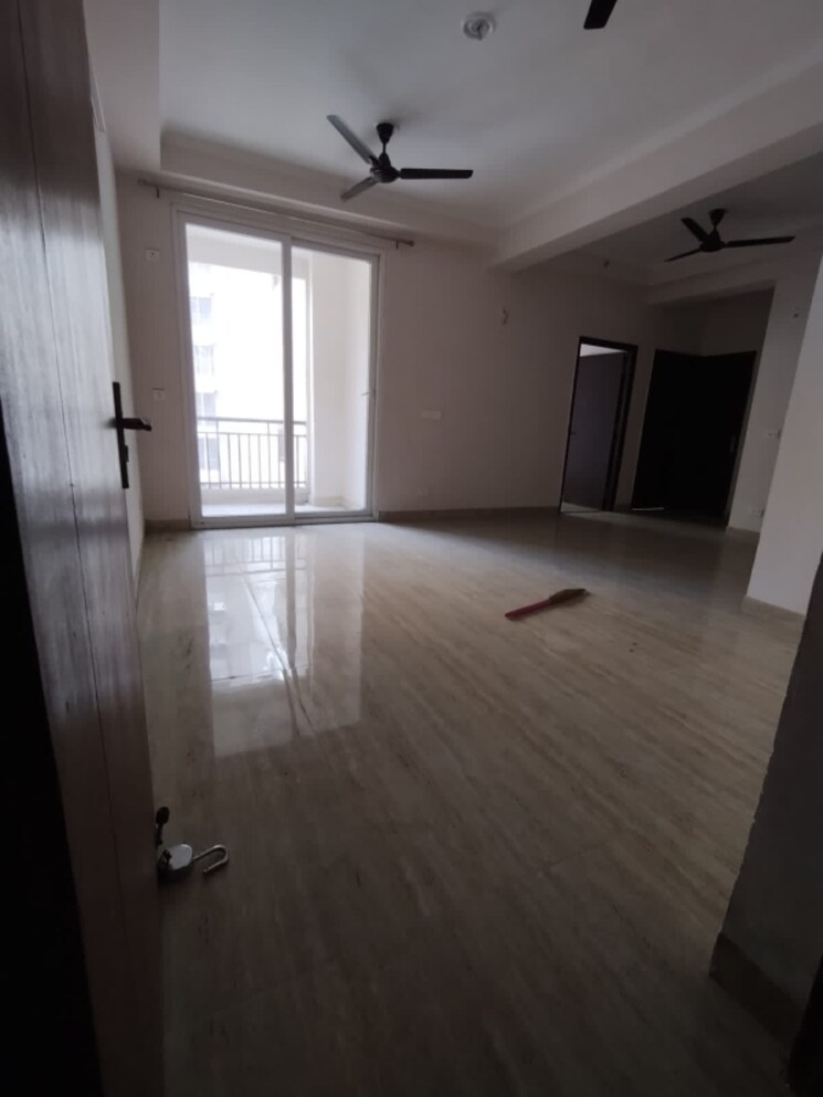 Room, gardenia-golf-city 3 Bedroom 1550 Sq.Ft. Apartment In Sector 75 Noida 8002938