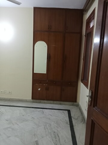 Master Bedroom in 2 BHK Builder Floor at Safdarjang Enclave – for Rent