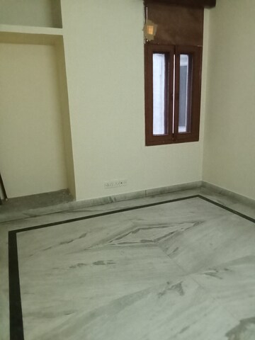 Room in 2 BHK Builder Floor at Safdarjang Enclave – for Rent
