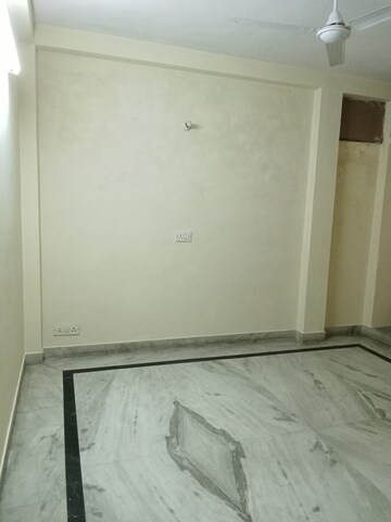 Room in 2 BHK Builder Floor at Safdarjang Enclave – for Rent