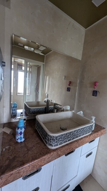 Master Bedroom in 3 BHK Apartment at Ashirwad Tower, Andheri West – for Rent