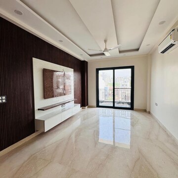 Room in 3 BHK Builder Floor at Sector 57 – for Rent