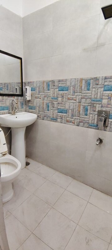 Master Bedroom in 3 BHK Builder Floor at Vasundhara Sector 1 – for Sale