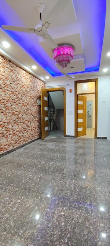 Master Bedroom in 3 BHK Builder Floor at Vasundhara Sector 1 – for Sale