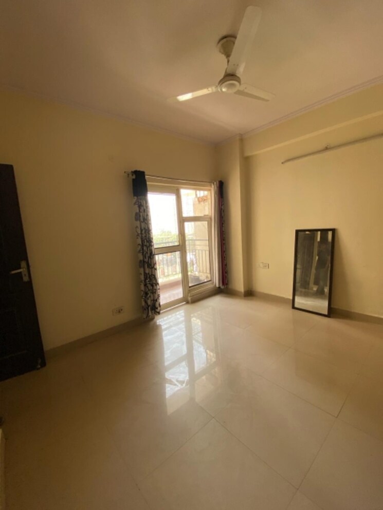 Room, gardenia-golf-city 3 Bedroom 1550 Sq.Ft. Apartment In Sector 75 Noida 8002964