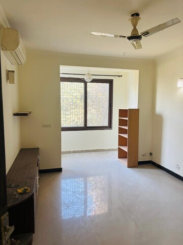 Room in 4 BHK Villa at Sector 23 – for Rent