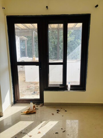 Room in 4 BHK Villa at Sector 23 – for Rent