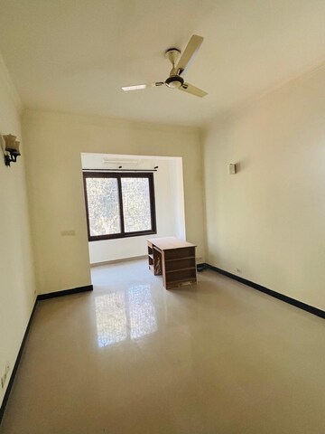Room in 4 BHK Villa at Sector 23 – for Rent