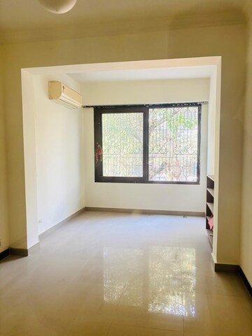Room in 4 BHK Villa at Sector 23 – for Rent