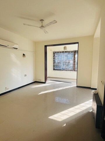 Room in 4 BHK Villa at Sector 23 – for Rent