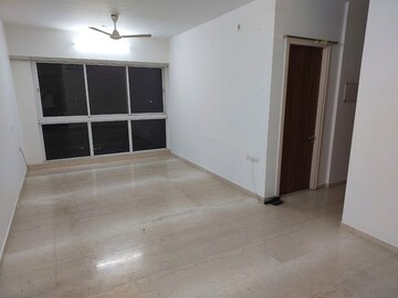 2 BHK Apartment For Rent in L&T Crescent Bay T2, Parel