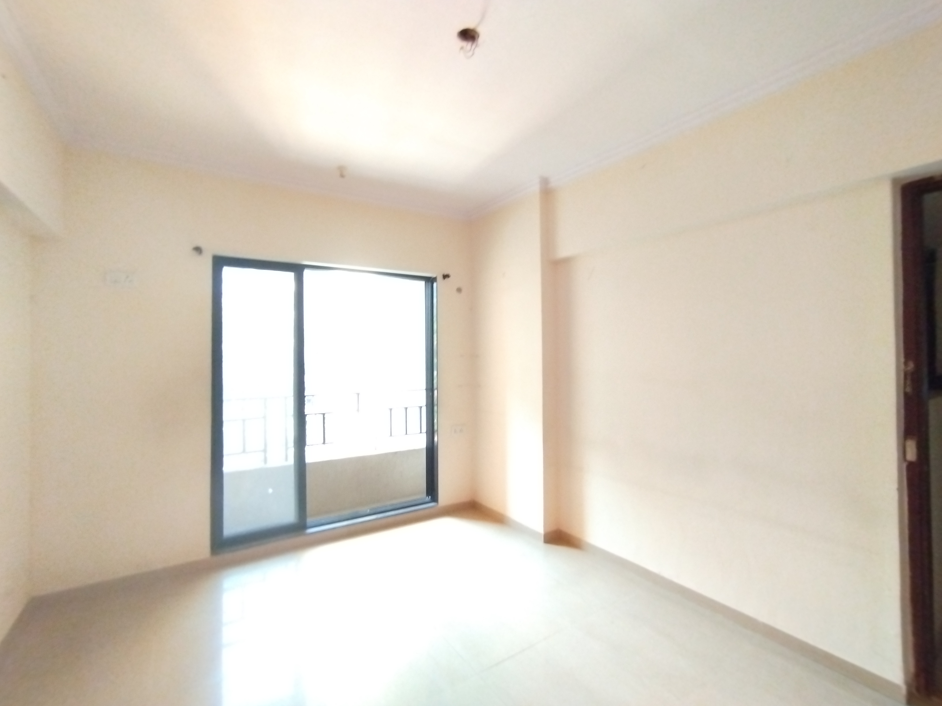 1 BHK + Servant Room 600 Sq.Ft. Apartment in Raunak City 3