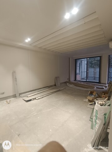 Master Bedroom in 3.5 BHK Builder Floor at Sarvapriya Vihar – for Sale