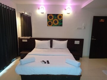 Bedroom in 2 BHK Apartment at Romell Diva, Malad West – for Rent