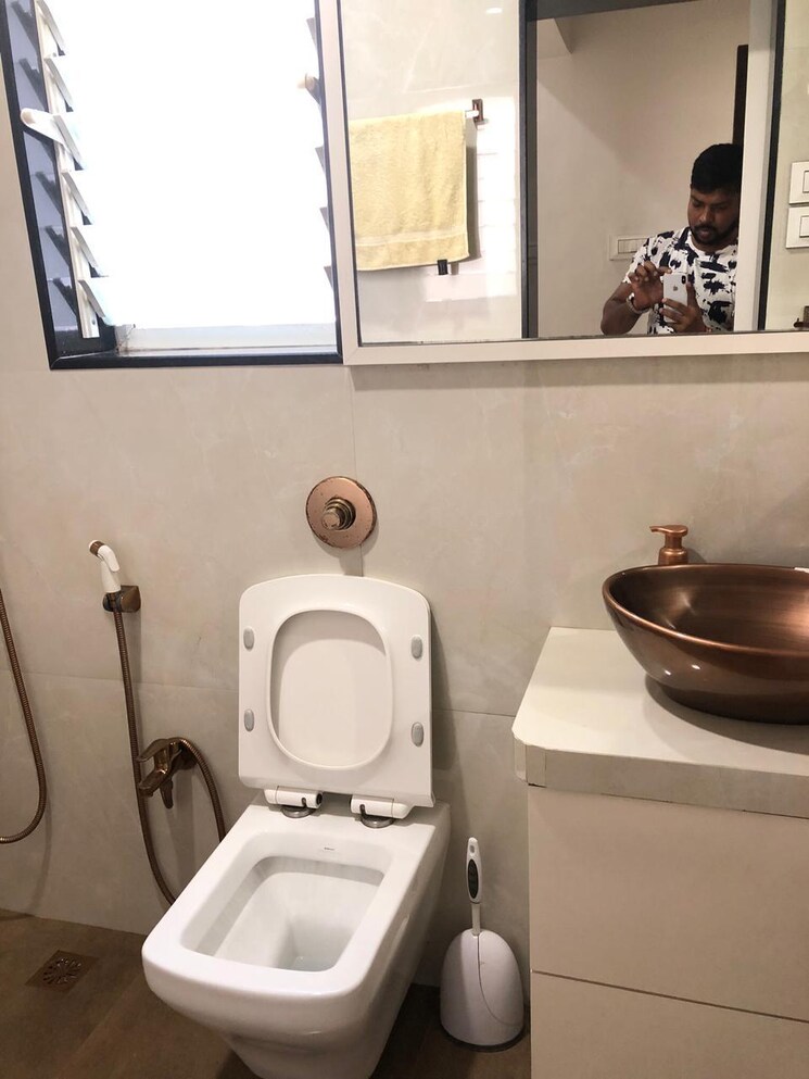 Bathroom, bunch-berry 2 Bedroom 950 Sq.Ft. Apartment In Andheri West Mumbai 8003053