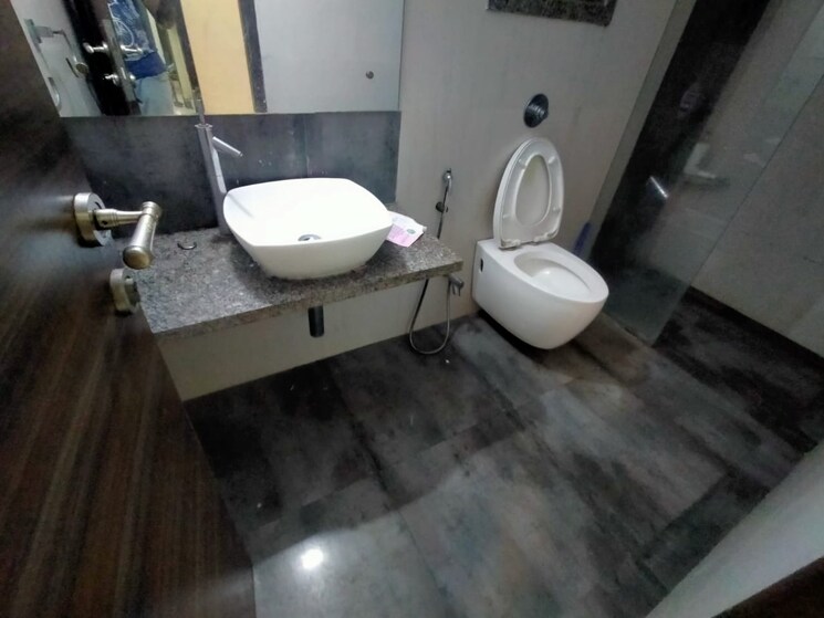 Bathroom, veena-crest 3 Bedroom 956 Sq.Ft. Apartment In Andheri West Mumbai 8003071