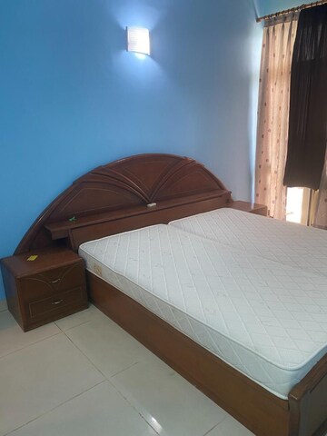 Bedroom in 3.5 BHK Apartment at Orchid Island, Sector 51 – for Rent