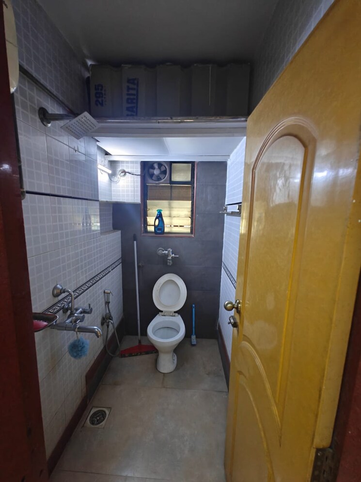Bathroom, vile parle east 2 Bedroom 685 Sq.Ft. Apartment In Vile Parle East Mumbai 8003127